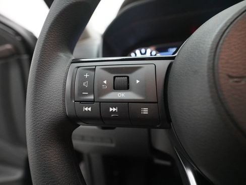 Used 2023 Nissan Rogue SV image 15