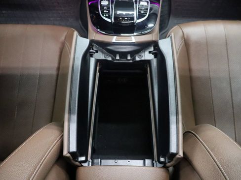 Used 2017 Mercedes-Benz E 300 4MATIC image 29