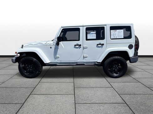Used 2015 Jeep Wrangler Unlimited Sahara AWD/4WD image 2
