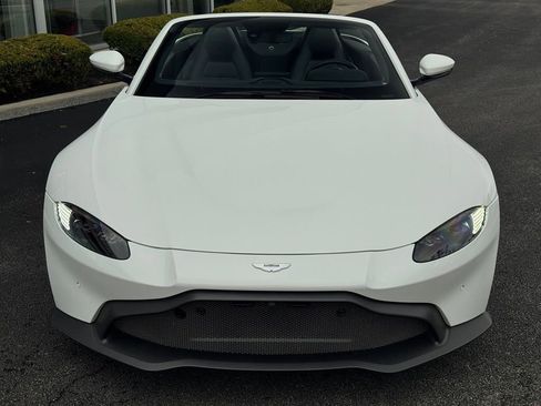 Used 2023 Aston Martin V8 Vantage Roadster image 11