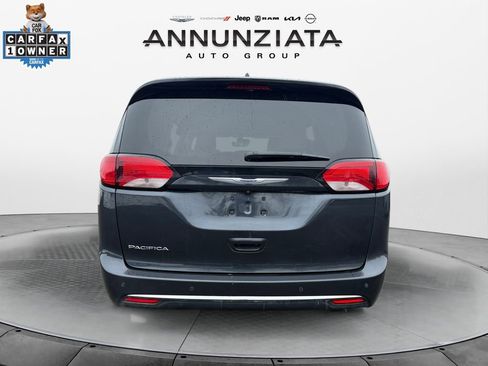 Used 2020 Chrysler Pacifica Touring-L Plus w/ Tire & Wheel Group image 4