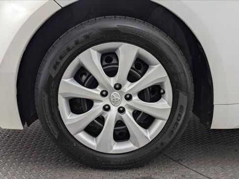 Used 2022 Toyota Corolla LE FWD image 27