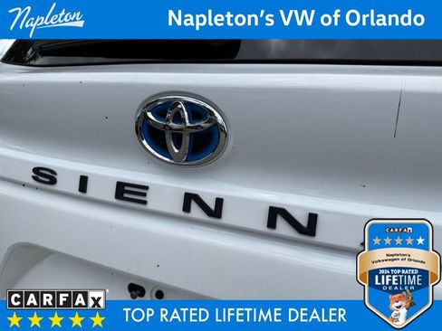 Used 2024 Toyota Sienna LE image 15