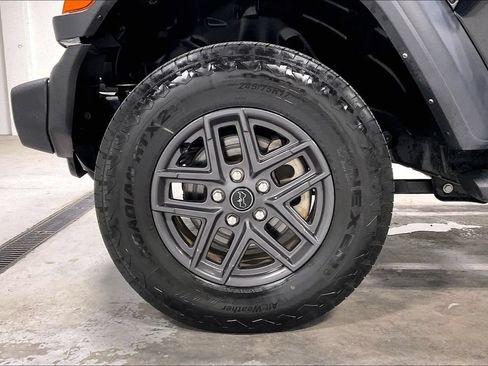 Used 2024 Jeep Wrangler Unlimited Sport AWD/4WD image 10