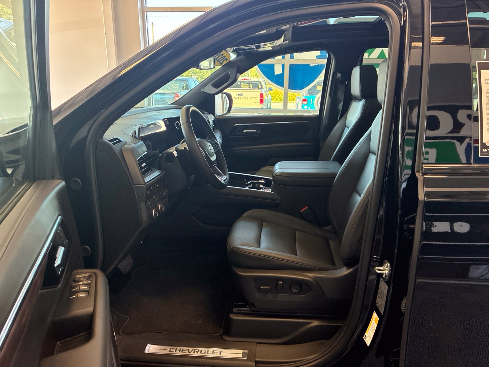 Used 2026 Chevrolet Suburban Z71 w/ Sun And Tow Package AWD/4WD image 15