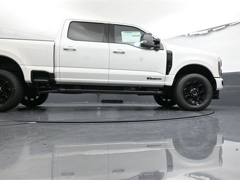 New 2025 Ford F250 Lariat w/ Black Appearance Package image 31