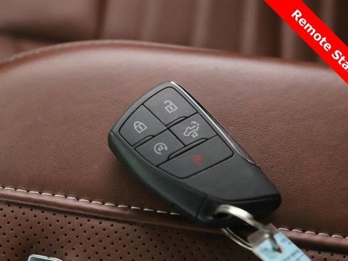 Used 2025 GMC Sierra 2500 Denali Ultimate image 3