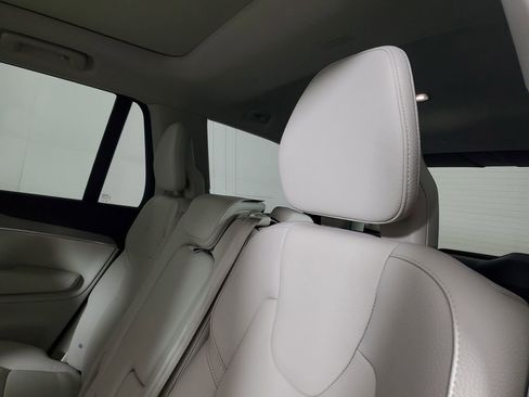 Certified 2024 Volvo XC90 B5 Plus w/ Protection Package Premier image 15