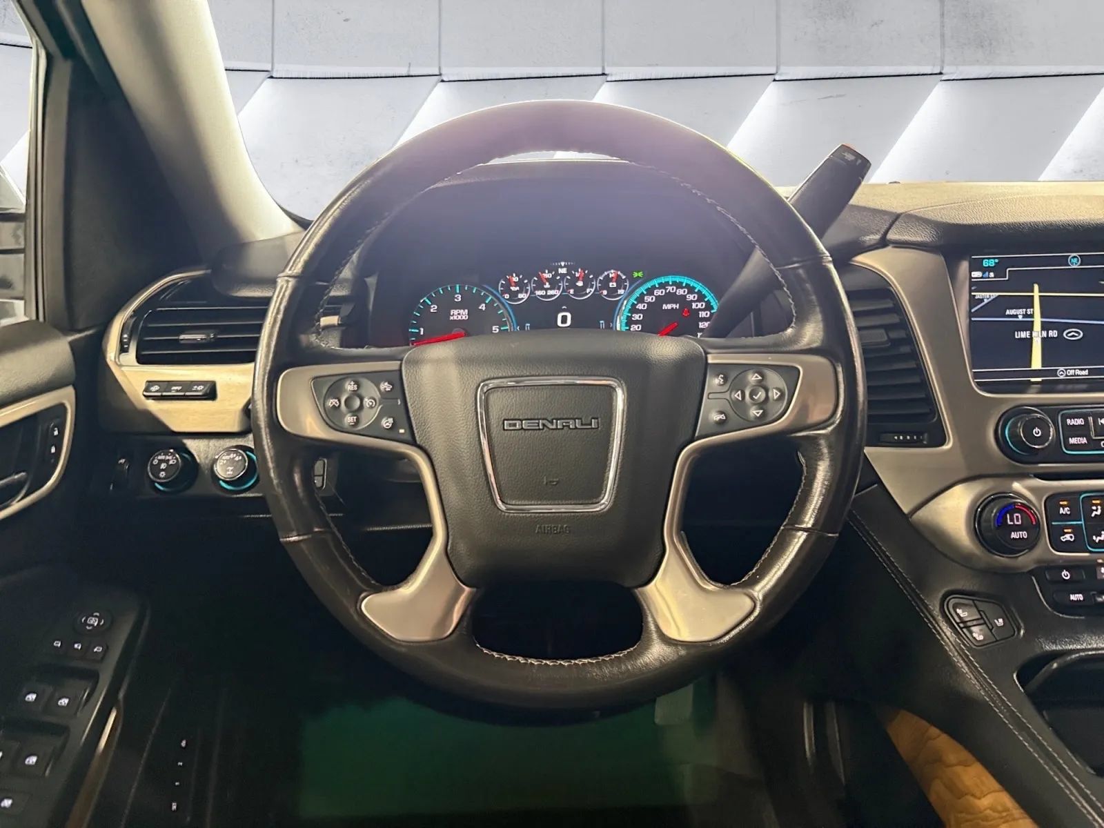 Used 2020 GMC Yukon XL Denali w/ Denali Ultimate Package AWD/4WD image 26
