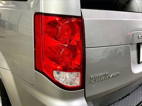 Used 2018 Dodge Grand Caravan SXT w/ Blacktop Package image 8