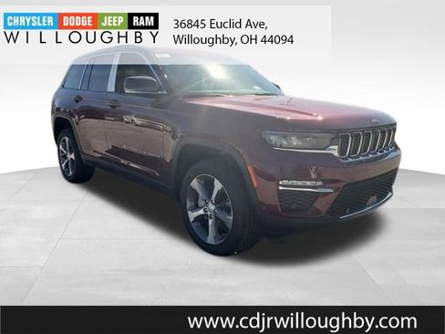 New 2024 Jeep Grand Cherokee Limited w/ Luxury Tech Group II image 3