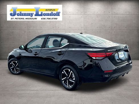 Used 2024 Nissan Sentra SV image 3