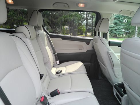 Used 2025 Honda Odyssey Touring image 21