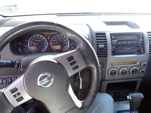 Used 2006 Nissan Pathfinder SE w/ (P01) Se Premium Pkg image 30