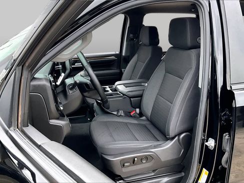 Used 2025 Chevrolet Silverado 1500 LT RWD image 8