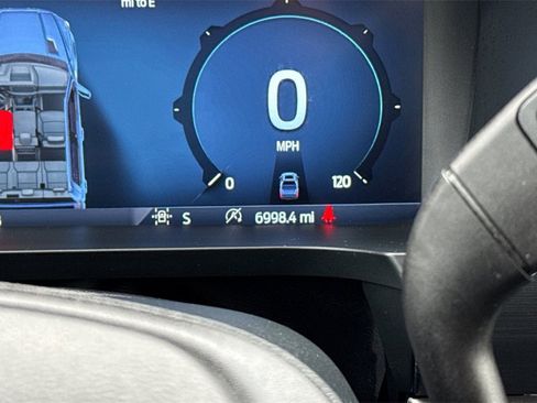 Used 2025 Ford F150 XLT image 32