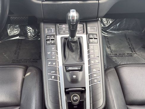 Used 2018 Porsche Macan S AWD/4WD image 19