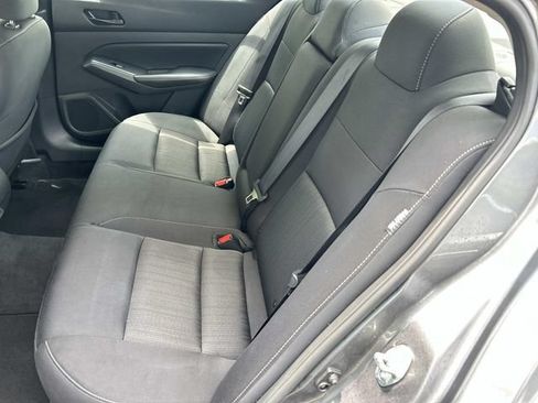 Used 2025 Nissan Altima 2.5 SV FWD image 19