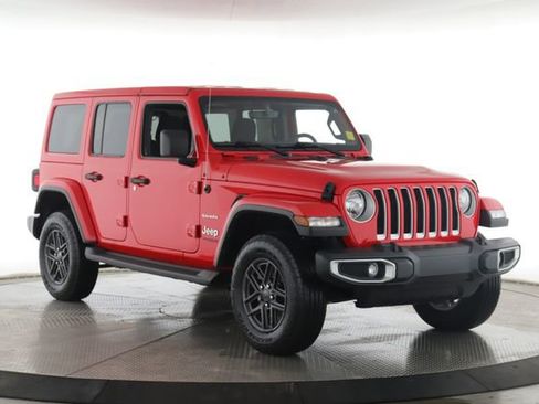 Used 2022 Jeep Wrangler Unlimited Sahara w/ Cold Weather Group AWD/4WD image 2