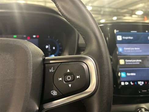 Certified 2025 Volvo XC40 B5 Plus image 14