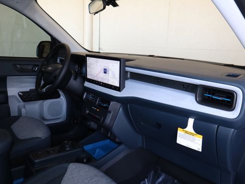 New 2026 Ford Maverick XLT w/ XLT Luxury Package FWD image 39