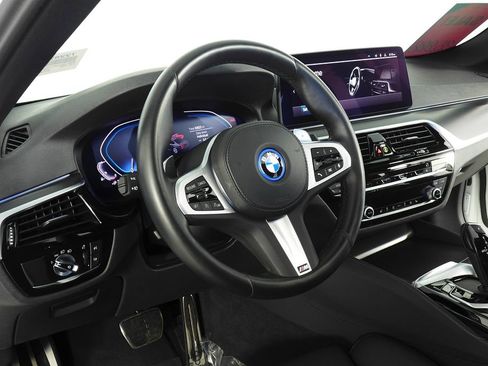 Certified 2023 BMW 530e w/ M Sport Package image 30
