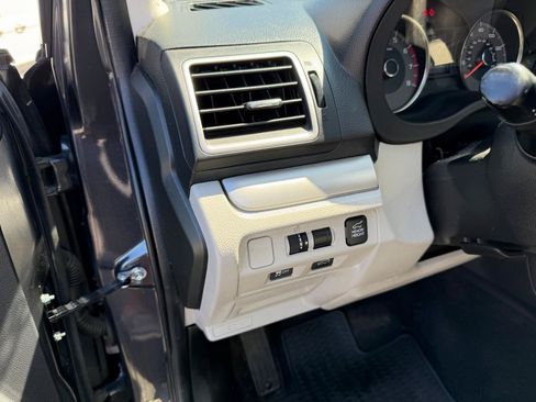 Used 2016 Subaru Forester 2.5i Limited AWD/4WD image 10