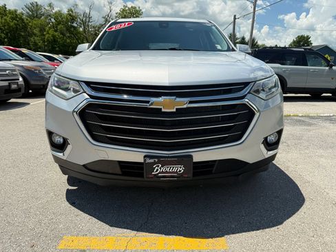 Used 2021 Chevrolet Traverse LT w/ LPO, Cargo Package AWD/4WD image 2