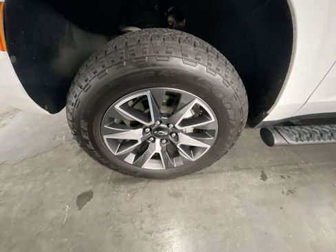 Used 2021 Chevrolet Tahoe Z71 w/ Luxury Package image 33