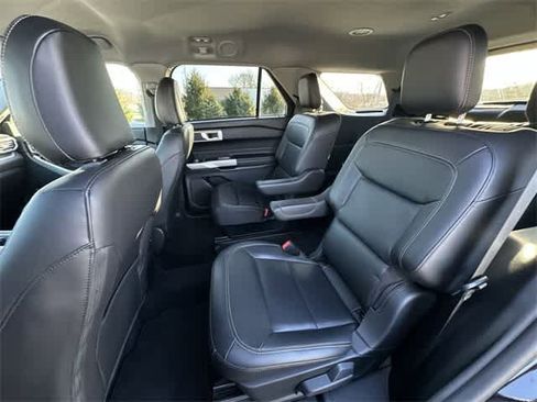 Used 2023 Ford Explorer XLT w/ Equipment Group 202A image 17