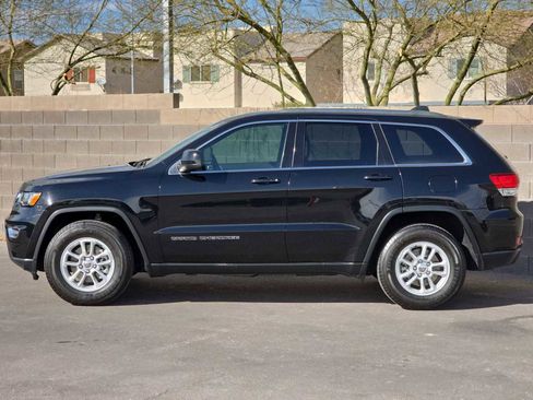 Used 2020 Jeep Grand Cherokee Laredo image 6