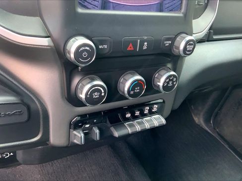 Used 2020 RAM 2500 Big Horn w/ Level 1 Equipment Group AWD/4WD image 31
