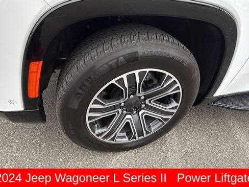 Used 2024 Jeep Wagoneer L Series II w/ Flexible Seating Group image 9