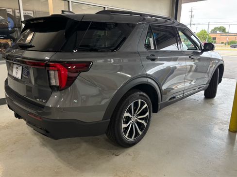 New 2026 Ford Explorer ST-Line AWD/4WD image 7