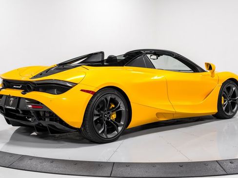 Used 2022 McLaren 720S Spider image 3