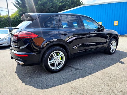 Used 2016 Porsche Cayenne S image 5