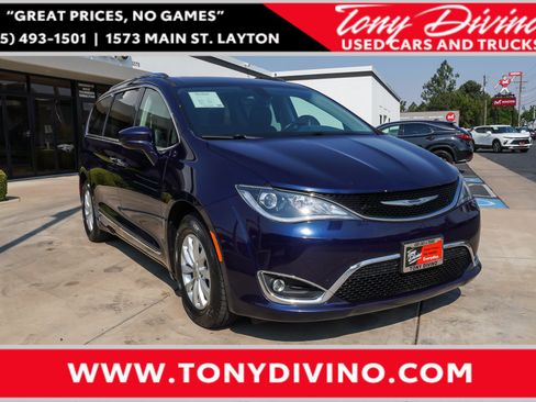 Used 2018 Chrysler Pacifica Touring-L FWD image 1