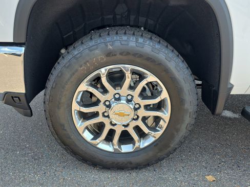 New 2026 Chevrolet Silverado 2500 LTZ w/ LTZ Convenience Package AWD/4WD image 9
