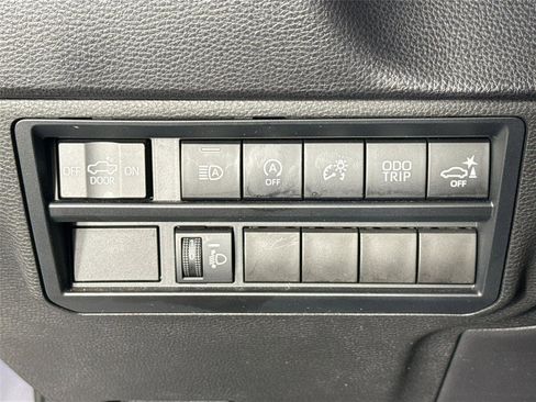 Used 2022 Toyota Tundra SR5 w/ SR5 Convenience Package image 14