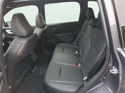 Used 2025 Subaru Forester Limited AWD/4WD image 6