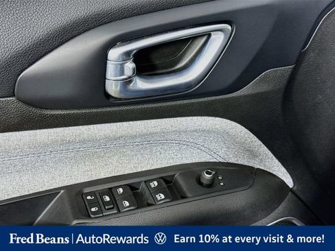 Used 2024 Jeep Compass Latitude AWD/4WD image 23