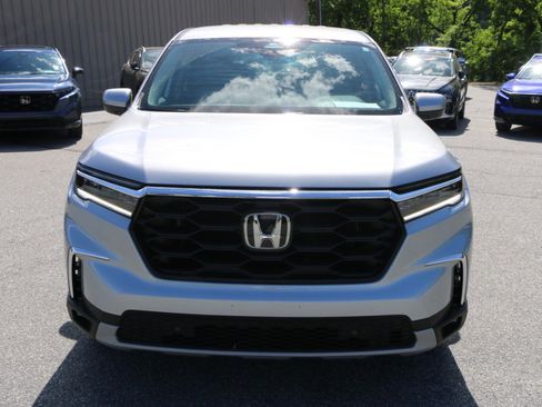 Used 2025 Honda Pilot EX-L image 11