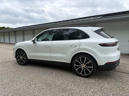 Certified 2023 Porsche Cayenne S AWD/4WD image 3