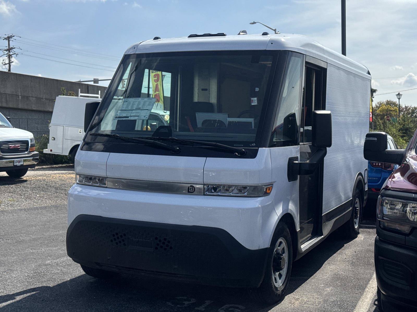 Used 2024 Chevrolet Brightdrop 400 w/ Commercial Equipment Package AWD/4WD image 1