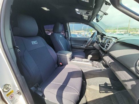 Used 2017 Toyota Tacoma TRD Off-Road image 25