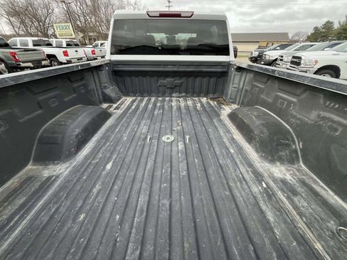 Used 2022 Chevrolet Silverado 2500 LT w/ Convenience Package image 8