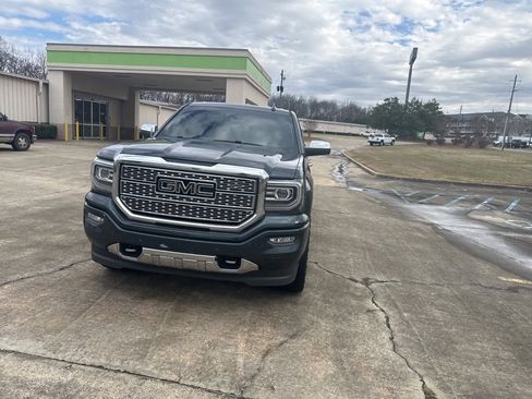 Used 2018 GMC Sierra 1500 Denali w/ Denali Ultimate Package image 4