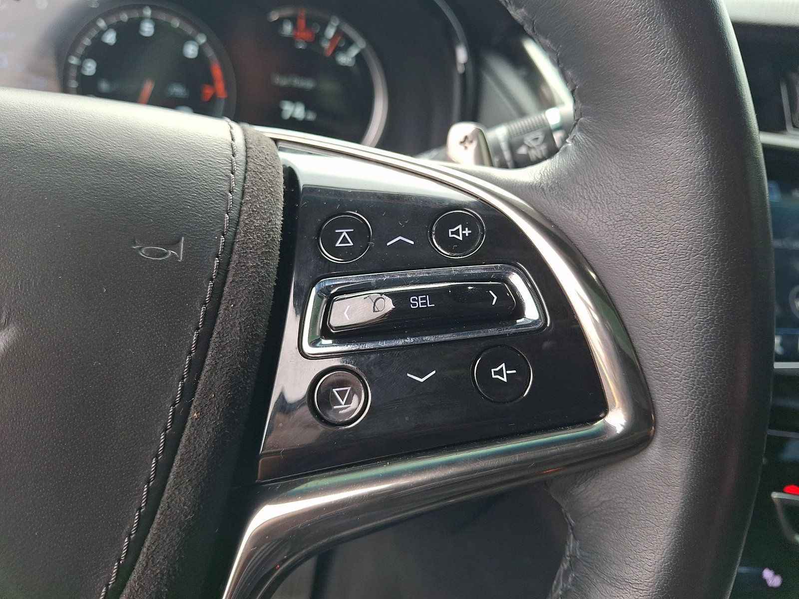 Used 2019 Cadillac CTS V w/ Luxury Package RWD image 21