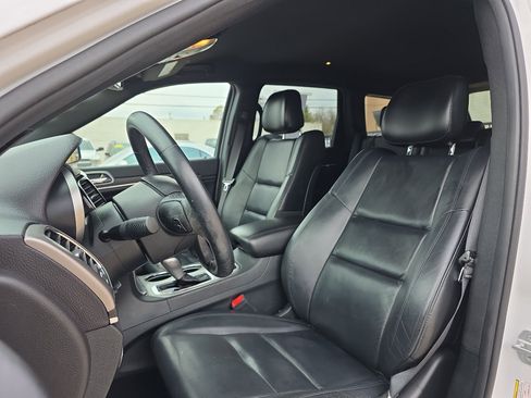 Used 2019 Jeep Grand Cherokee Limited image 11
