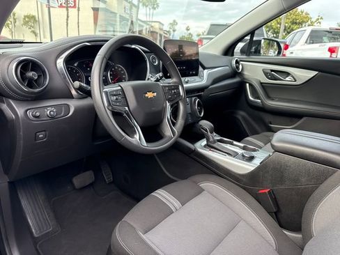 Used 2025 Chevrolet Blazer LT AWD/4WD image 33